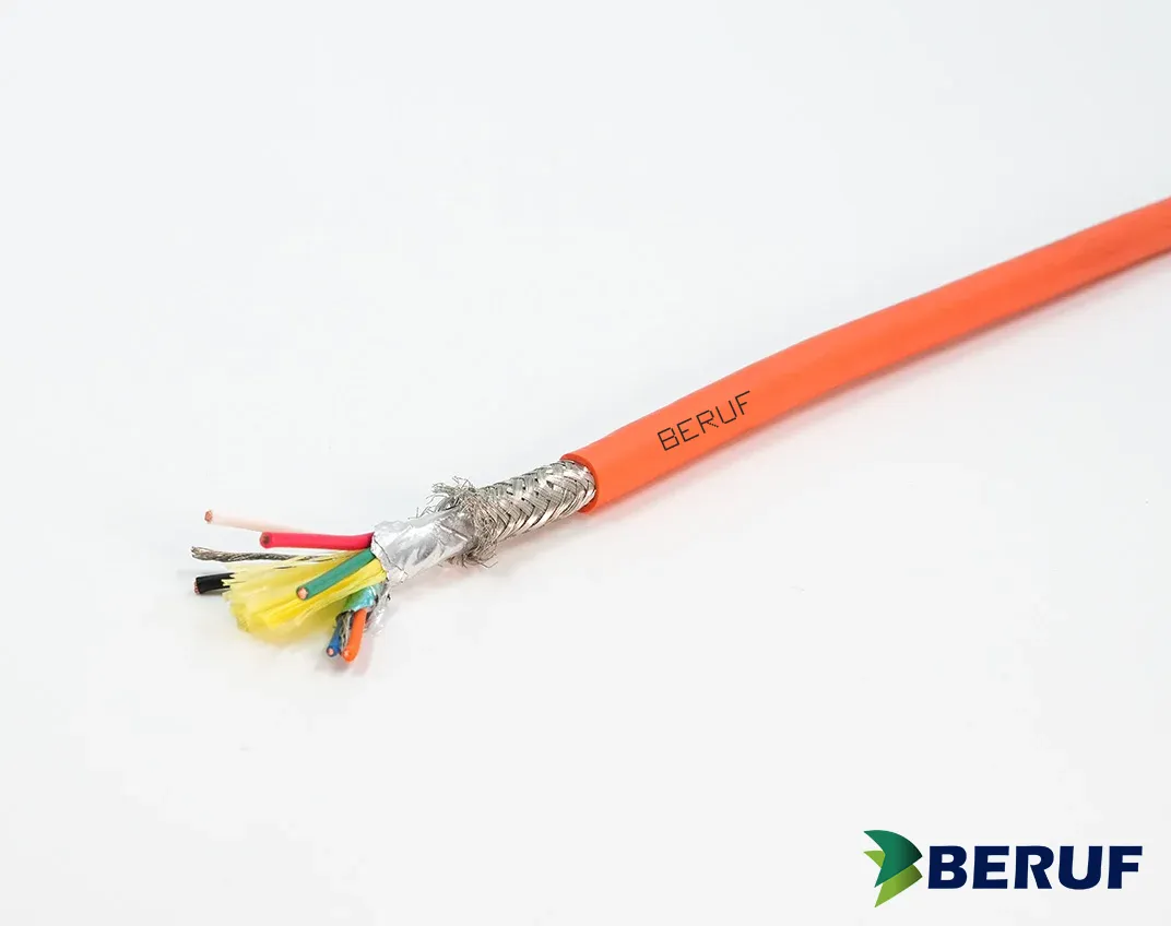 Cabo elétrico multivias blindado em PUR de alta flexibilidade para servo motor